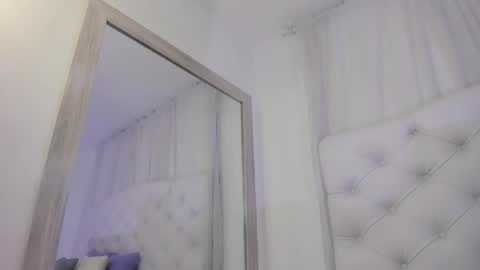 Snapshot of kamila_arias chatting on 09/27/25, 12:21 online show from 09/27/25, 12:21