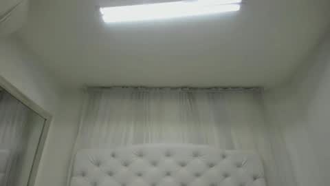 Snapshot of kamila_arias chatting on 09/29/25, 12:10 online show from 09/29/25, 12:10