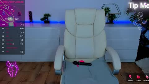 Snapshot of kamilahot25 chatting on 11/06/25, 07:31 kamilahot25 online show from 11/06/25, 07:31