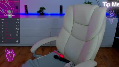 Snapshot of kamilahot25 chatting on 11/24/25, 07:02 kamilahot25 online show from 11/24/25, 07:02