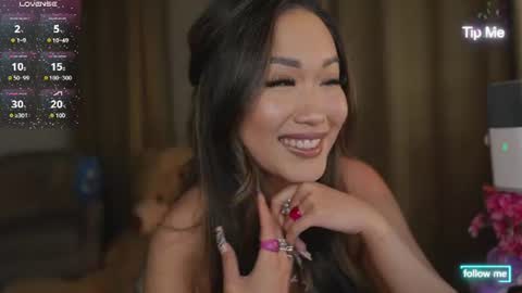 kamilee__xo online show from 06/17/26, 06:42