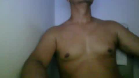 Snapshot of kamilo69_ chatting on 12/19/25, 03:35 Kamilo online show from 12/19/25, 03:35