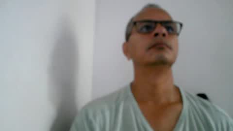 Snapshot of kamilo69_ chatting on 06/23/26, 12:58 Kamilo online show from 06/23/26, 12:58