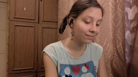 Mari  Simmons online show from 11/04/25, 02:10