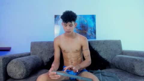 Snapshot of kamisuarezz chatting on 11/25/25, 06:41 Kami online show from 11/25/25, 06:41