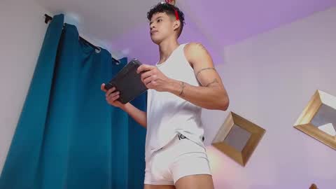 Snapshot of kamisuarezz chatting on 12/04/25, 06:27 Kami online show from 12/04/25, 06:27