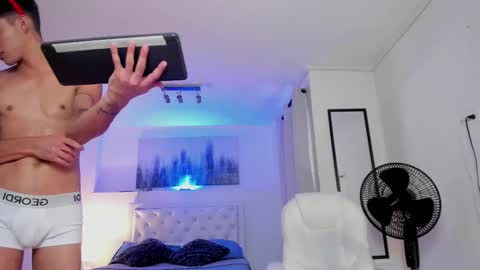 Snapshot of kamisuarezz chatting on 12/15/25, 07:07 Kami online show from 12/15/25, 07:07