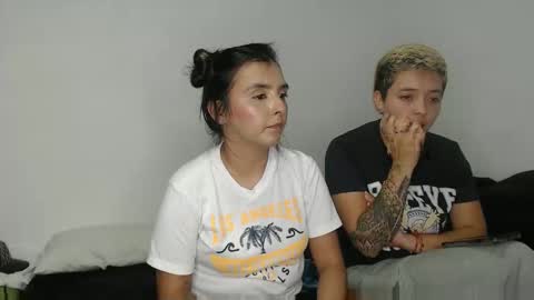 Snapshot of kammy_cami chatting on 03/09/26, 02:26 kammy y camila online show from 03/09/26, 02:26