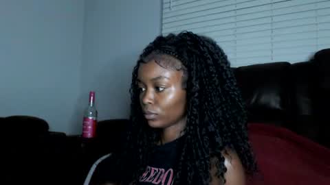 Twitter - Kandie Monaee online show from 07/01/26, 06:37