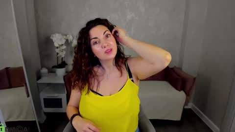 Snapshot of kandy_balls chatting on 11/12/25, 10:09 kandy_balls online show from 11/12/25, 10:09