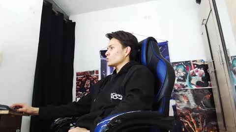 Snapshot of kanekixxxhot chatting on 11/27/25, 01:02 andres online show from 11/27/25, 01:02