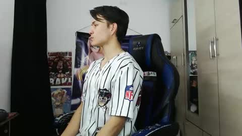 Snapshot of kanekixxxhot chatting on 02/26/26, 12:15 andres online show from 02/26/26, 12:15