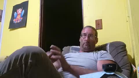 Snapshot of kansasfarmer1 chatting on 10/07/25, 12:30 kansasfarmer1 online show from 10/07/25, 12:30