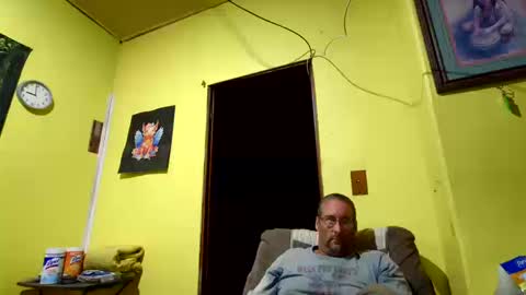 Snapshot of kansasfarmer1 chatting on 10/10/25, 01:59 kansasfarmer1 online show from 10/10/25, 01:59