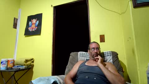 Snapshot of kansasfarmer1 chatting on 10/11/25, 08:57 kansasfarmer1 online show from 10/11/25, 08:57