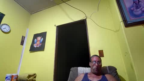 Snapshot of kansasfarmer1 chatting on 10/13/25, 12:21 kansasfarmer1 online show from 10/13/25, 12:21