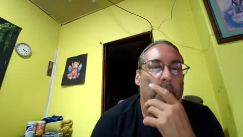 Snapshot of kansasfarmer1 chatting on 10/14/25, 08:20 kansasfarmer1 online show from 10/14/25, 08:20