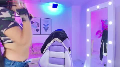 Snapshot of kaori_ayu chatting on 10/10/25, 12:48 Kaori online show from 10/10/25, 12:48