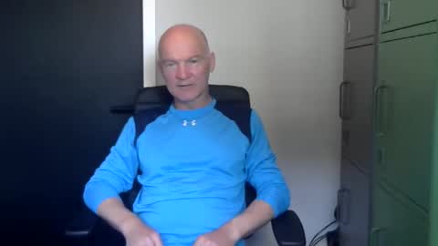 Snapshot of kapitein_rob chatting on 05/10/26, 05:23 Robbie online show from 05/10/26, 05:23