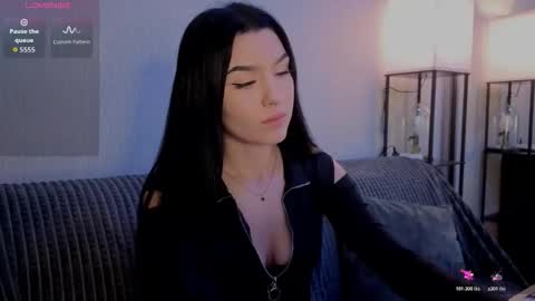 kara_life online show from 12/05/25, 01:47