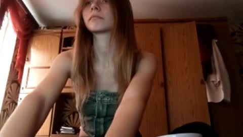 Snapshot of karaescorcia chatting on 11/24/25, 11:54 Ria online show from 11/24/25, 11:54