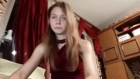 Snapshot of karaescorcia chatting on 11/27/25, 03:47 Ria online show from 11/27/25, 03:47