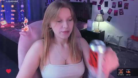 Snapshot of karambamoon chatting on 05/31/26, 08:43 Lera online show from 05/31/26, 08:43