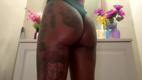 Snapshot of karamelkandy69 chatting on 01/24/25, 09:17 Karamelkandy69 online show from 01/24/25, 09:17