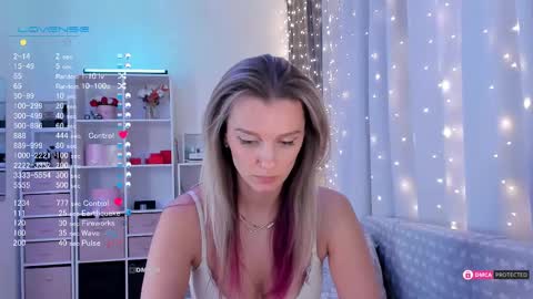 Julia online show from 02/10/25, 09:04