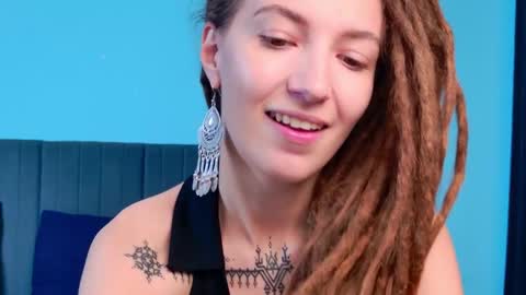 Snapshot of karatart chatting on 10/19/25, 07:36 Kara online show from 10/19/25, 07:36