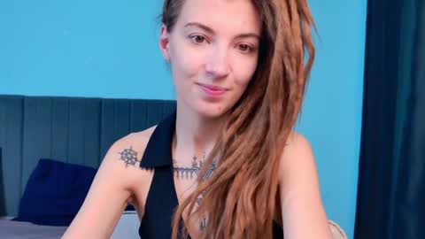 Snapshot of karatart chatting on 10/31/25, 07:37 Kara online show from 10/31/25, 07:37