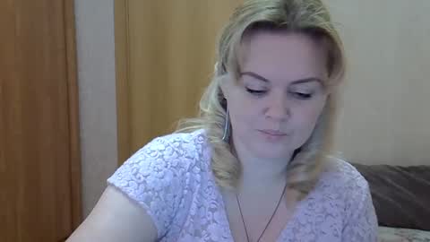 Snapshot of karennelsonx chatting on 03/10/25, 12:26 karennelsonx online show from 03/10/25, 12:26