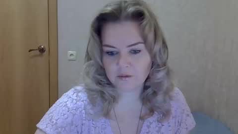 karennelsonx online show from 12/05/25, 10:57