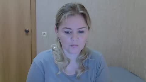 Snapshot of karennelsonx chatting on 06/07/26, 09:35 karennelsonx online show from 06/07/26, 09:35