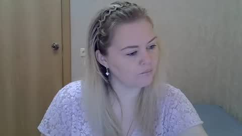 Snapshot of karennelsonx chatting on 06/15/26, 08:16 karennelsonx online show from 06/15/26, 08:16