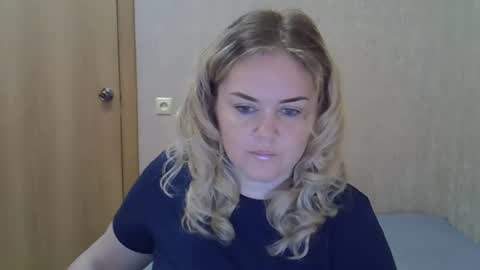 Snapshot of karennelsonx chatting on 06/26/26, 09:57 karennelsonx online show from 06/26/26, 09:57