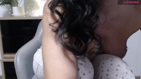 Snapshot of karin_lover chatting on 02/05/25, 09:15 You can call me K  online show from 02/05/25, 09:15