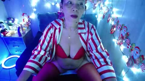 Snapshot of karina__milf chatting on 11/26/25, 04:13 KARINA MILF online show from 11/26/25, 04:13