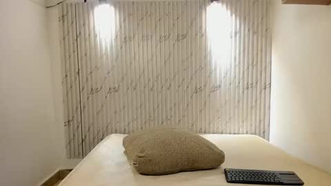 karina_aurora online show from 12/21/25, 05:14