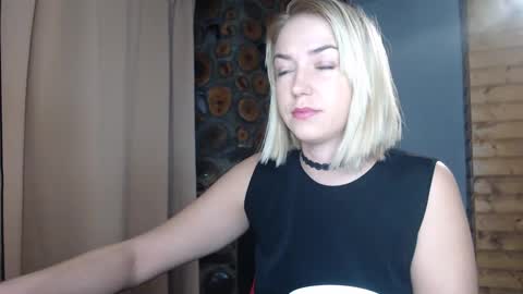 Snapshot of karina_fun chatting on 01/17/25, 03:34 karina online show from 01/17/25, 03:34