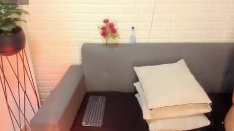 Kari online show from 09/28/25, 11:37