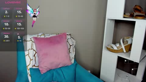 Snapshot of karina_kelly chatting on 11/16/25, 02:28 karina online show from 11/16/25, 02:28