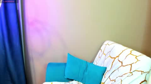 Snapshot of karina_kelly chatting on 12/22/25, 02:19 karina online show from 12/22/25, 02:19