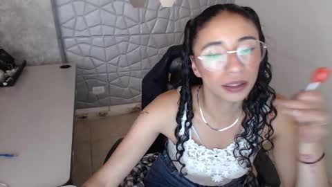 karinaa_m_ online show from 01/15/26, 06:44
