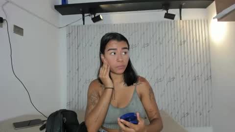 Snapshot of karinaaurora1 chatting on 11/04/25, 04:50 karinaaurora1 online show from 11/04/25, 04:50