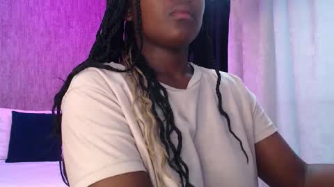 Snapshot of karinaflowers_ chatting on 02/25/26, 11:42 Im Karina online show from 02/25/26, 11:42