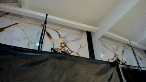 Snapshot of karinasimonz chatting on 12/19/25, 09:00 KarinaSimonz online show from 12/19/25, 09:00