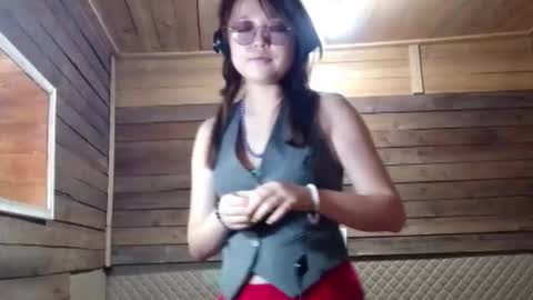 Elisa online show from 11/21/25, 07:18