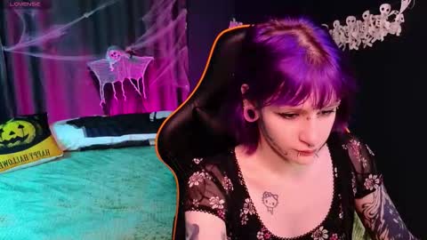 Snapshot of karkadeshk chatting on 10/30/25, 10:06 karkadeshk online show from 10/30/25, 10:06