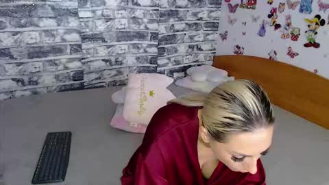 Andreea Fun it s my name online show from 09/17/25, 05:03